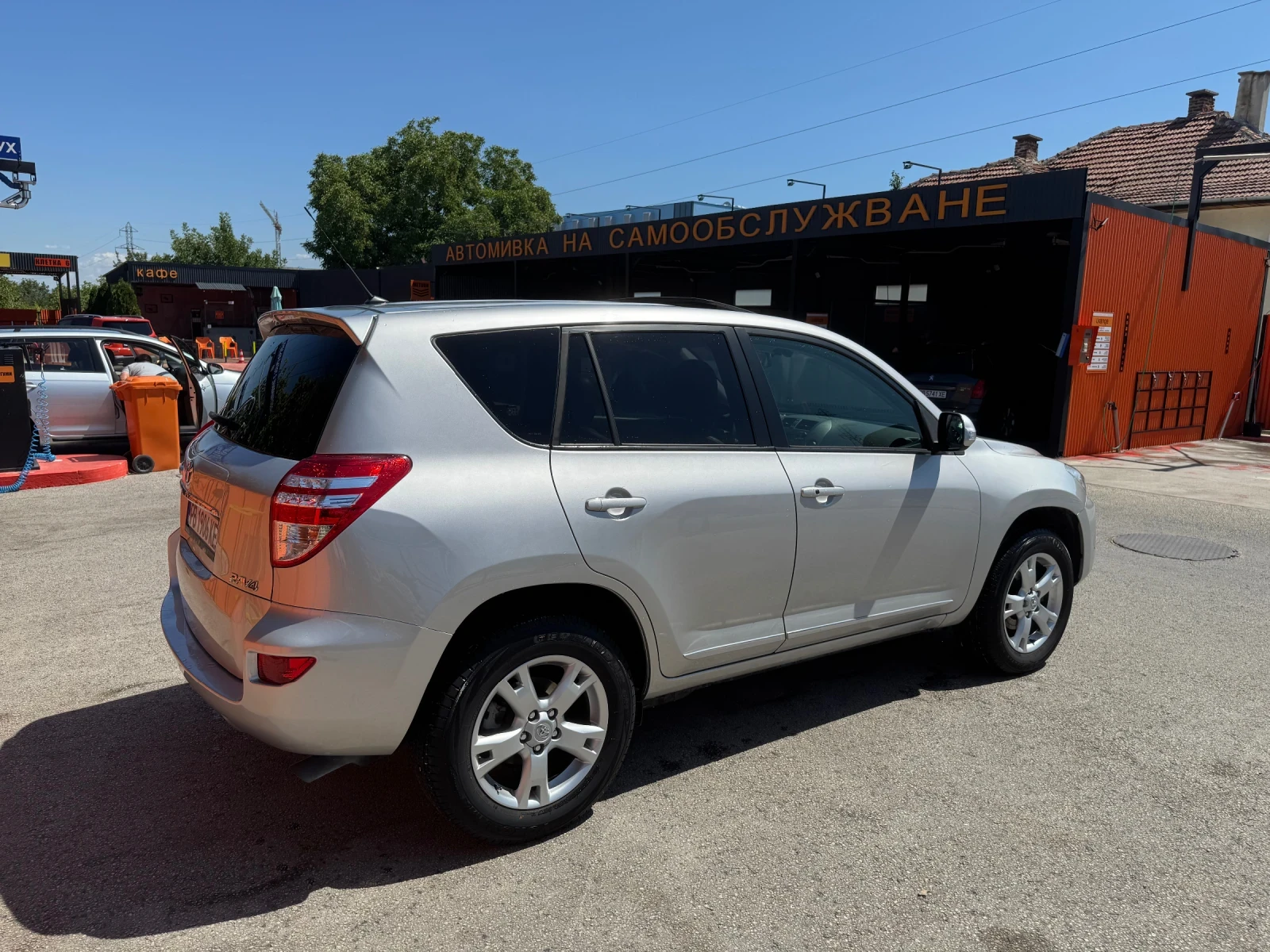 Toyota Rav4 Facelift FULL !, снимка 9 - Автомобили и джипове - 55422422