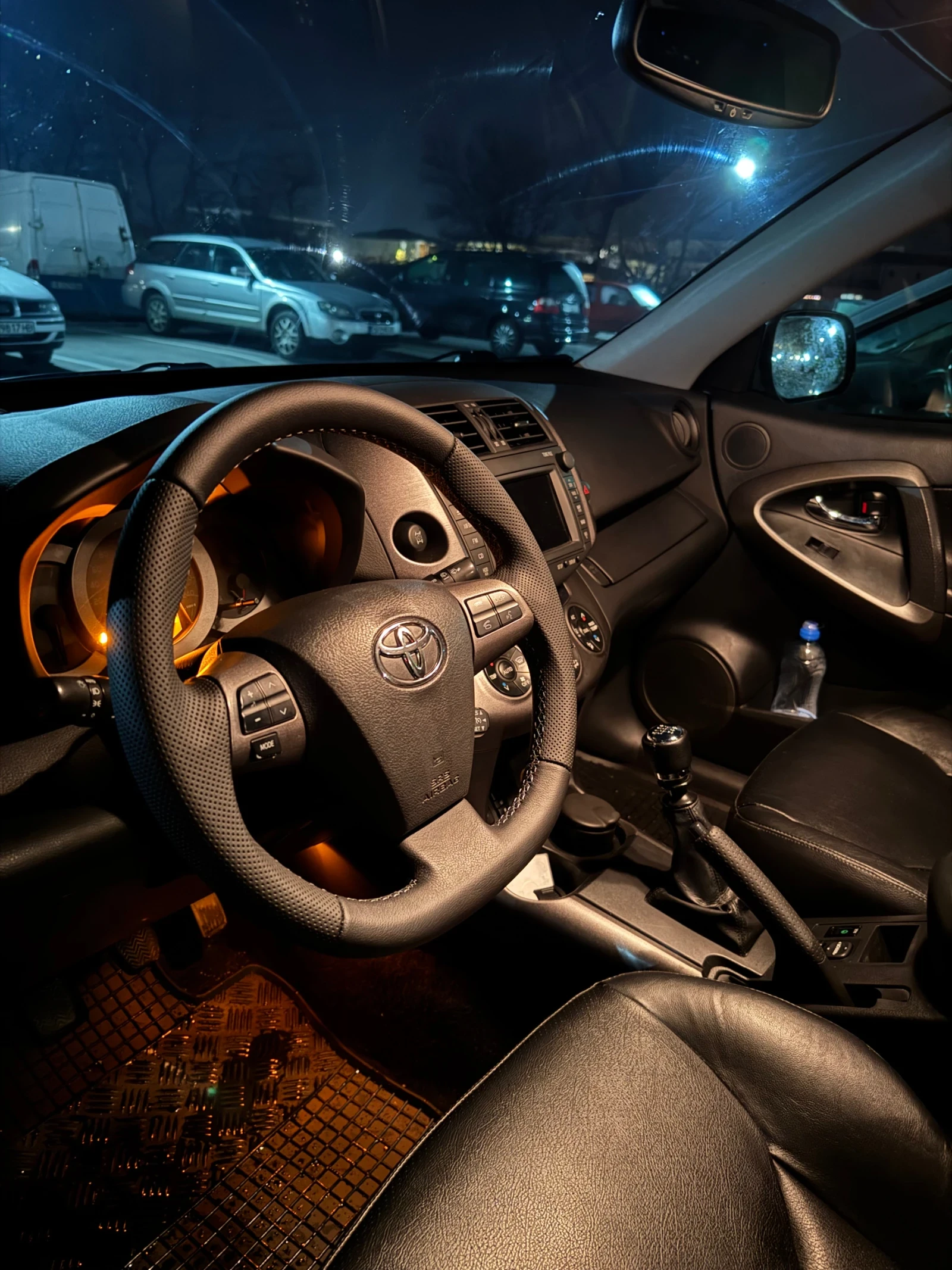Toyota Rav4 Facelift FULL !, снимка 16 - Автомобили и джипове - 55422422