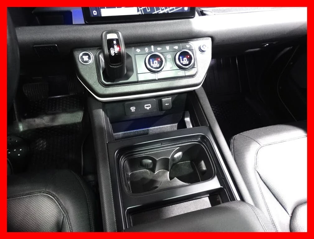 Land Rover Defender 90 X-DYNAMIC S AWD* 360* MERIDIAN* DISTRONIC, снимка 12 - Автомобили и джипове - 55474276