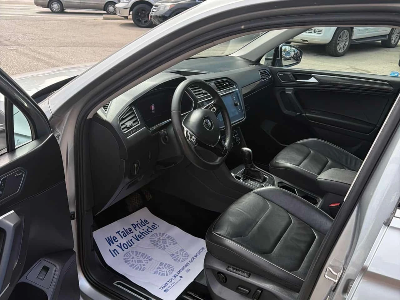 VW Tiguan * Highline * CARFAX * АВТОКРЕДИТ* , снимка 5 - Автомобили и джипове - 56262274
