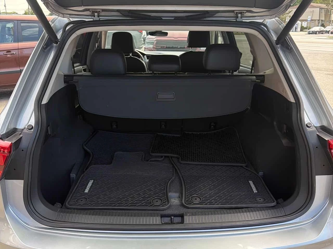 VW Tiguan * Highline * CARFAX * АВТОКРЕДИТ* , снимка 10 - Автомобили и джипове - 56262274