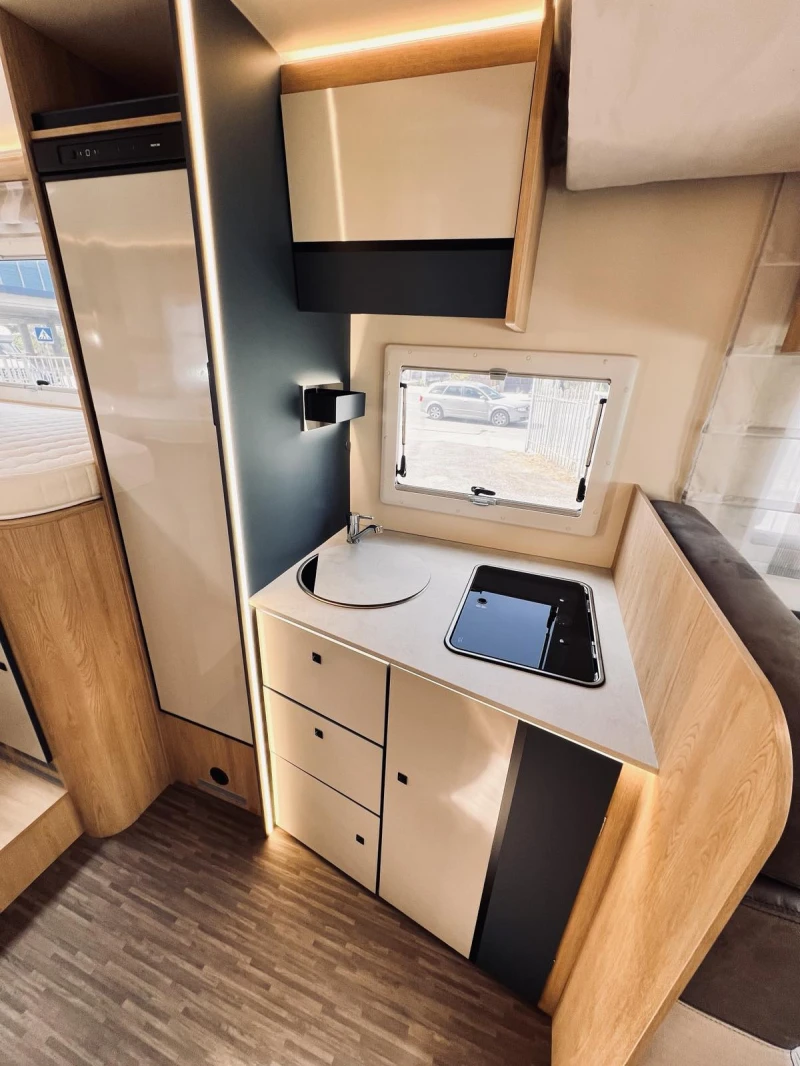 Кемпер ROLLER TEAM Kronos 285 TL mod.2026 KЛИМАТИК WEBASTO , снимка 11 - Каравани и кемпери - 51781335