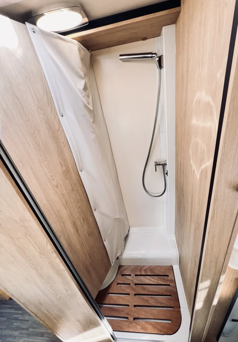 Кемпер ROLLER TEAM Kronos 285 TL mod.2026 KЛИМАТИК WEBASTO , снимка 16 - Каравани и кемпери - 51781335