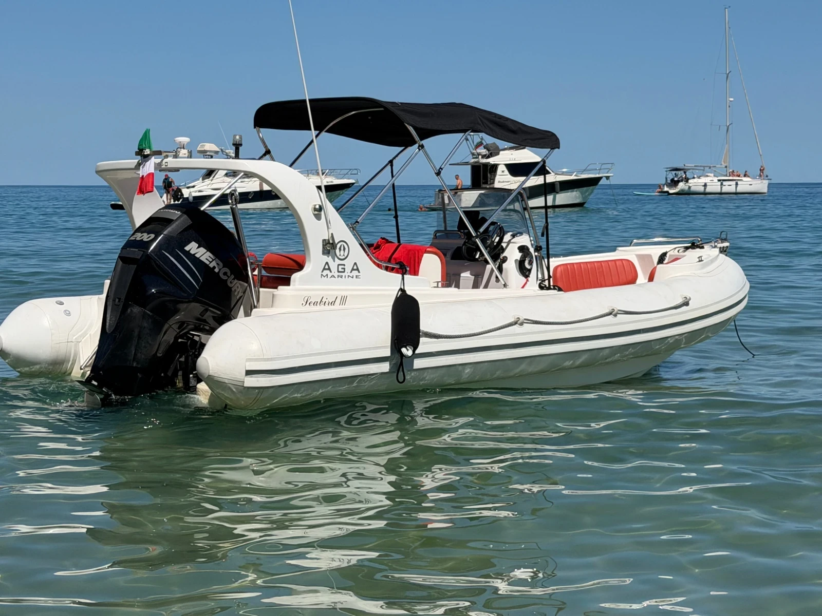 Надуваема лодка A.G.A. Marine 640 Spirit 200 k.c Mercury , снимка 14 - Воден транспорт - 54974094