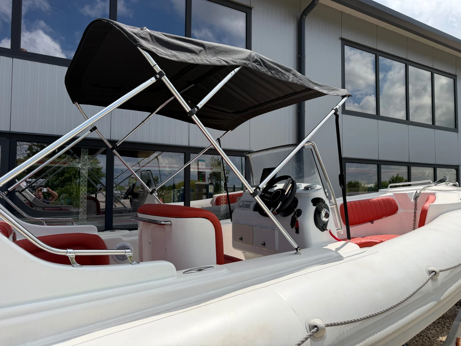 Надуваема лодка A.G.A. Marine 640 Spirit 200 k.c Mercury , снимка 9 - Воден транспорт - 54974094