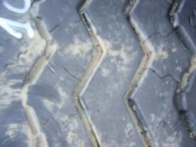 Гуми, снимка 3