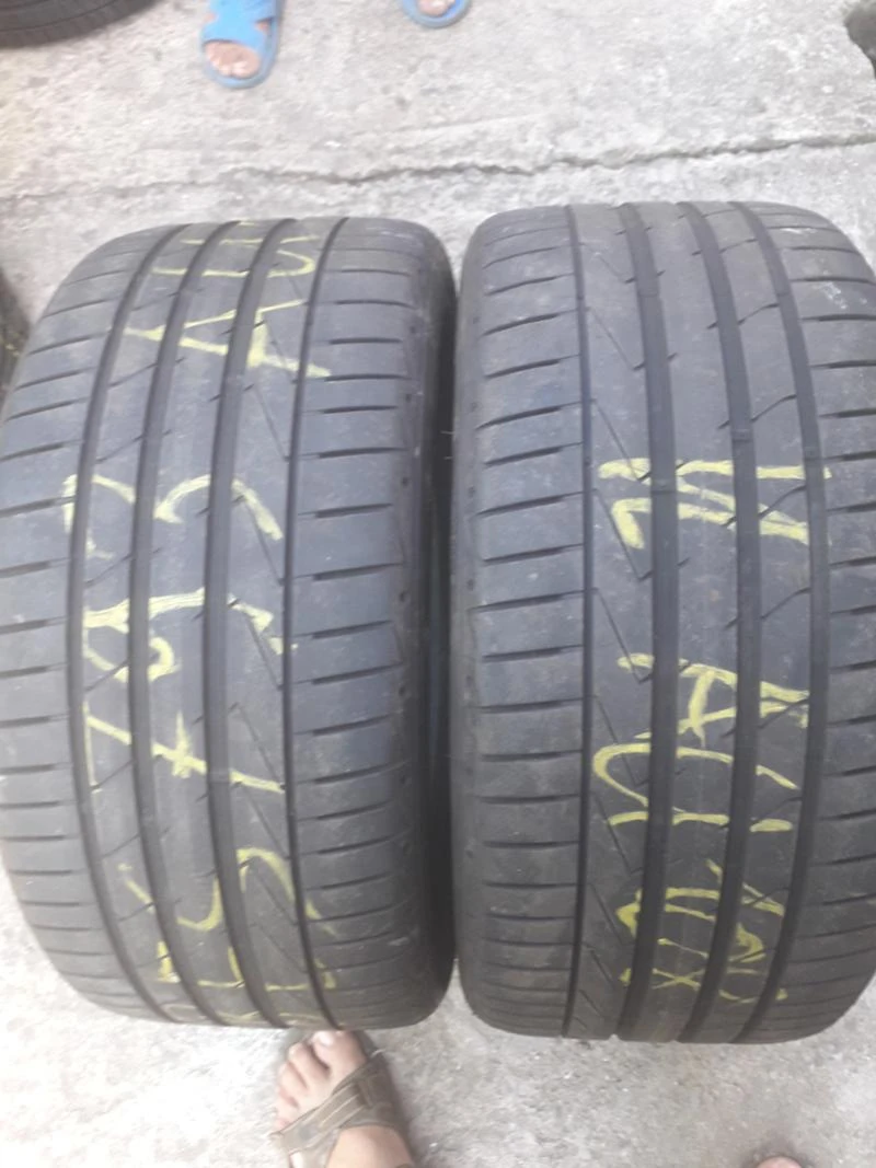 Гуми Летни 245/40R18, снимка 2 - Гуми и джанти - 25873131