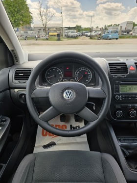 VW Golf 1.6i 116 k.c, снимка 10 - Автомобили и джипове - 45355950