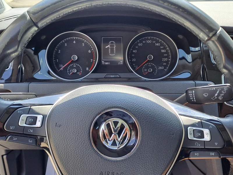 VW Golf, снимка 5 - Автомобили и джипове - 47543735