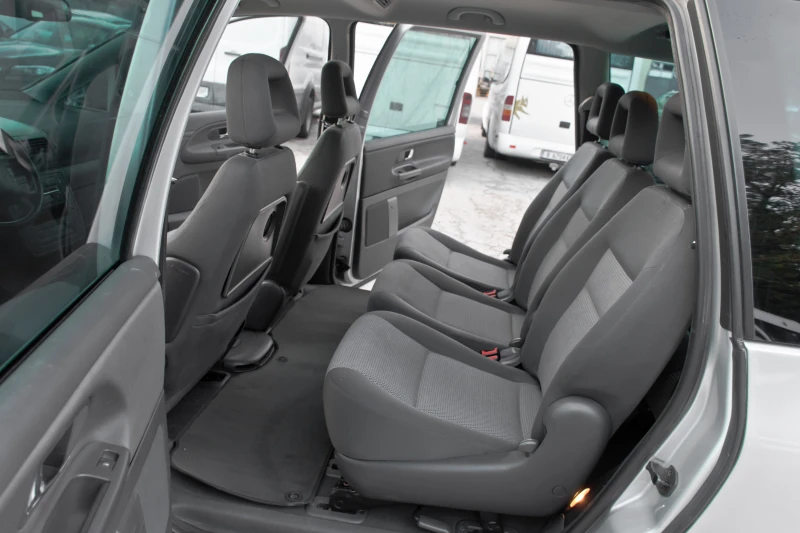 Seat Alhambra ПРОДАДЕНА !, снимка 11 - Автомобили и джипове - 48029750