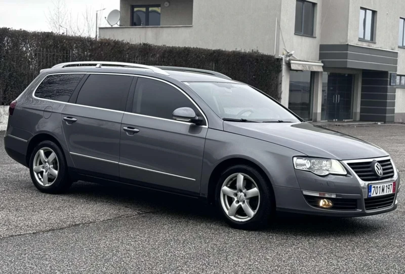 VW Passat 2.0 TDI Common R, снимка 7 - Автомобили и джипове - 49325593