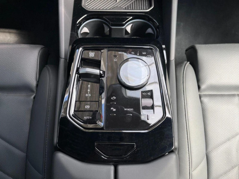 BMW 520 d XDRIVE M-SPORT PAKET H/K HEAD UP LED 360 CAMERA, снимка 10 - Автомобили и джипове - 51526901