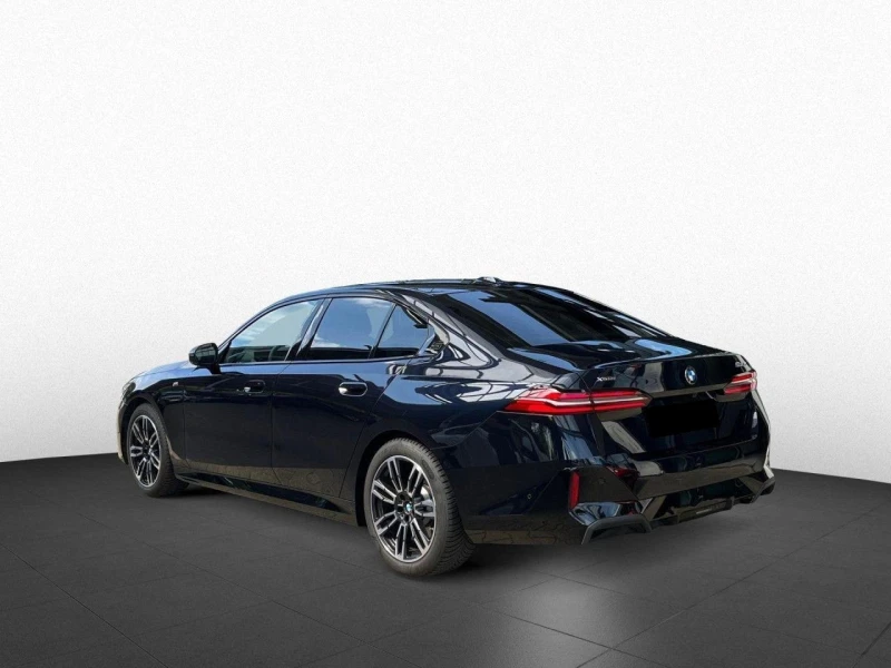 BMW 520 d XDRIVE M-SPORT PAKET H/K HEAD UP LED 360 CAMERA, снимка 4 - Автомобили и джипове - 51526901