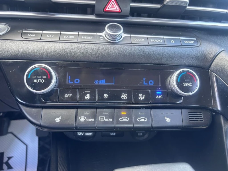 Hyundai Elantra SEL * * CARFAX * * АВТО КРЕДИТ * * , снимка 11 - Автомобили и джипове - 52674299