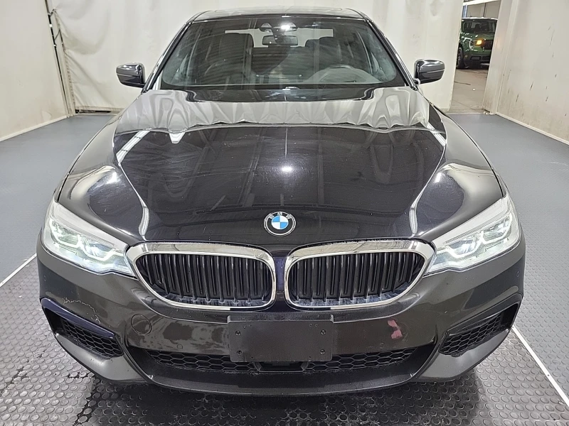 BMW 540 i xDrive* M-PACK* DIGITAL* HEAD UP* DISTRONIC* H&K, снимка 3 - Автомобили и джипове - 52736063
