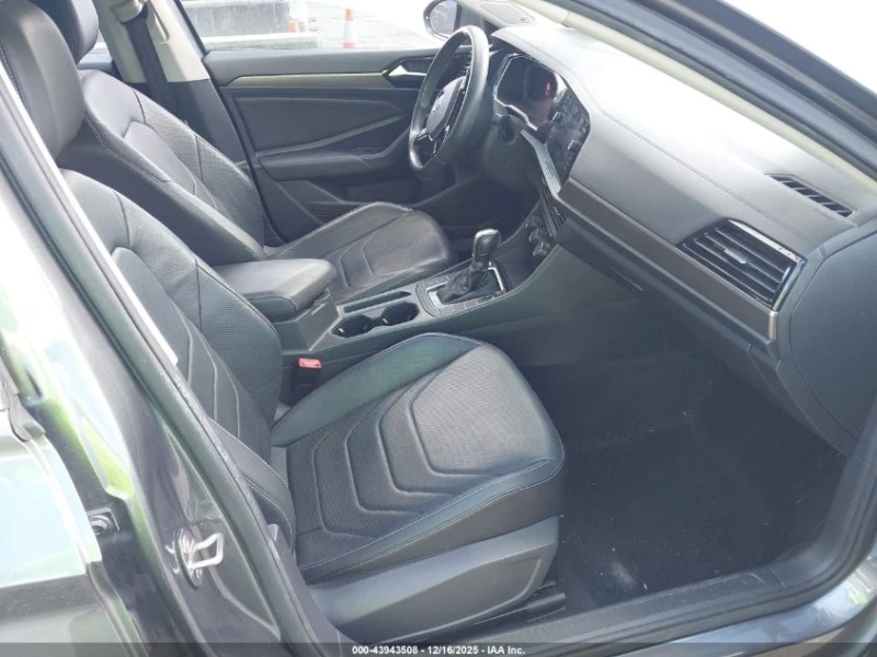 VW Jetta 1.4L I-4 DI, DOHC, VVT, TURBO, 147HP Front Wheel, снимка 11 - Автомобили и джипове - 52914124