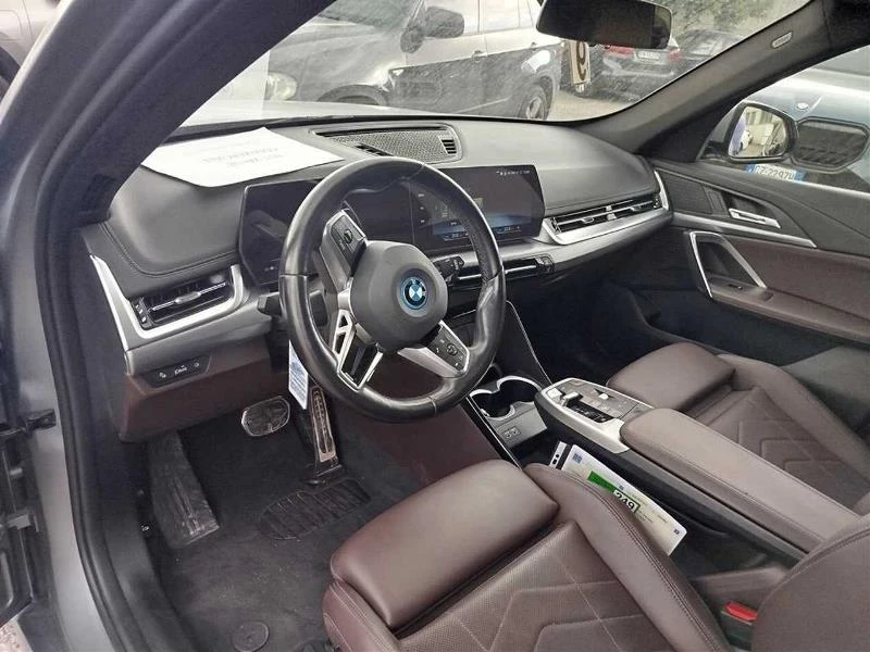 BMW iX1 eDrive30 4x4 Mpack Pano Led , снимка 7 - Автомобили и джипове - 54830221