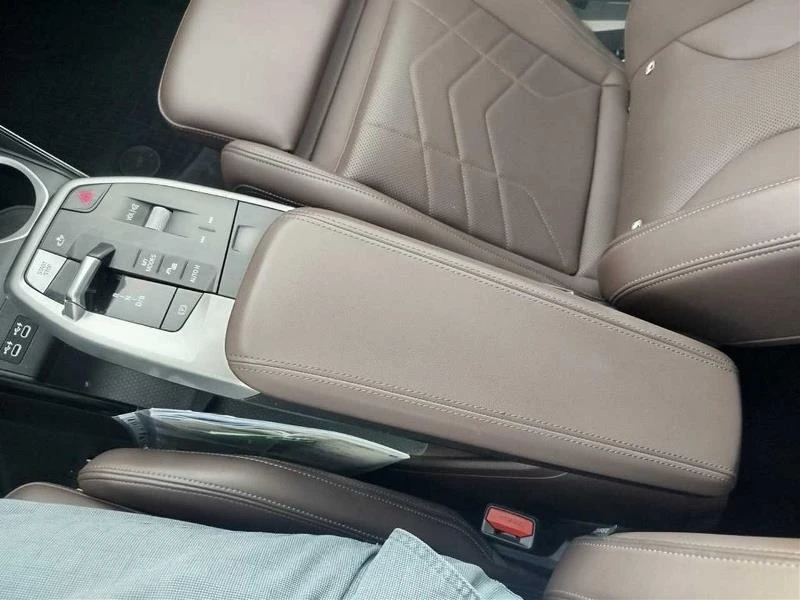 BMW iX1 eDrive30 4x4 Mpack Pano Led , снимка 10 - Автомобили и джипове - 54830221