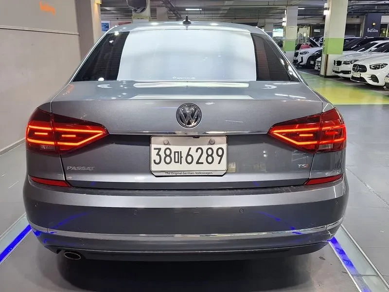 VW Passat 2.0 Tsi B7, снимка 17 - Автомобили и джипове - 56116380