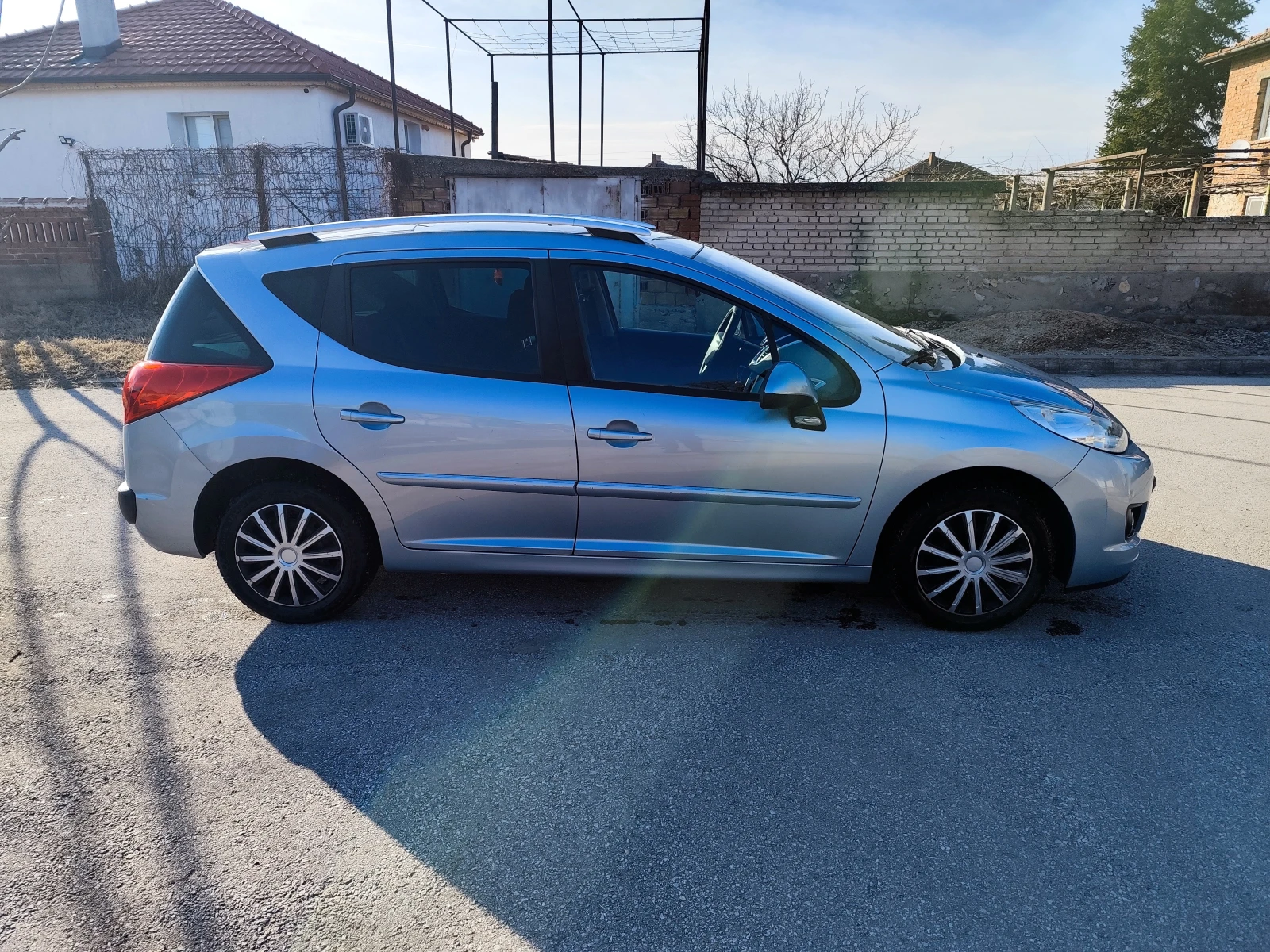 Peugeot 207 SW - изображение 2