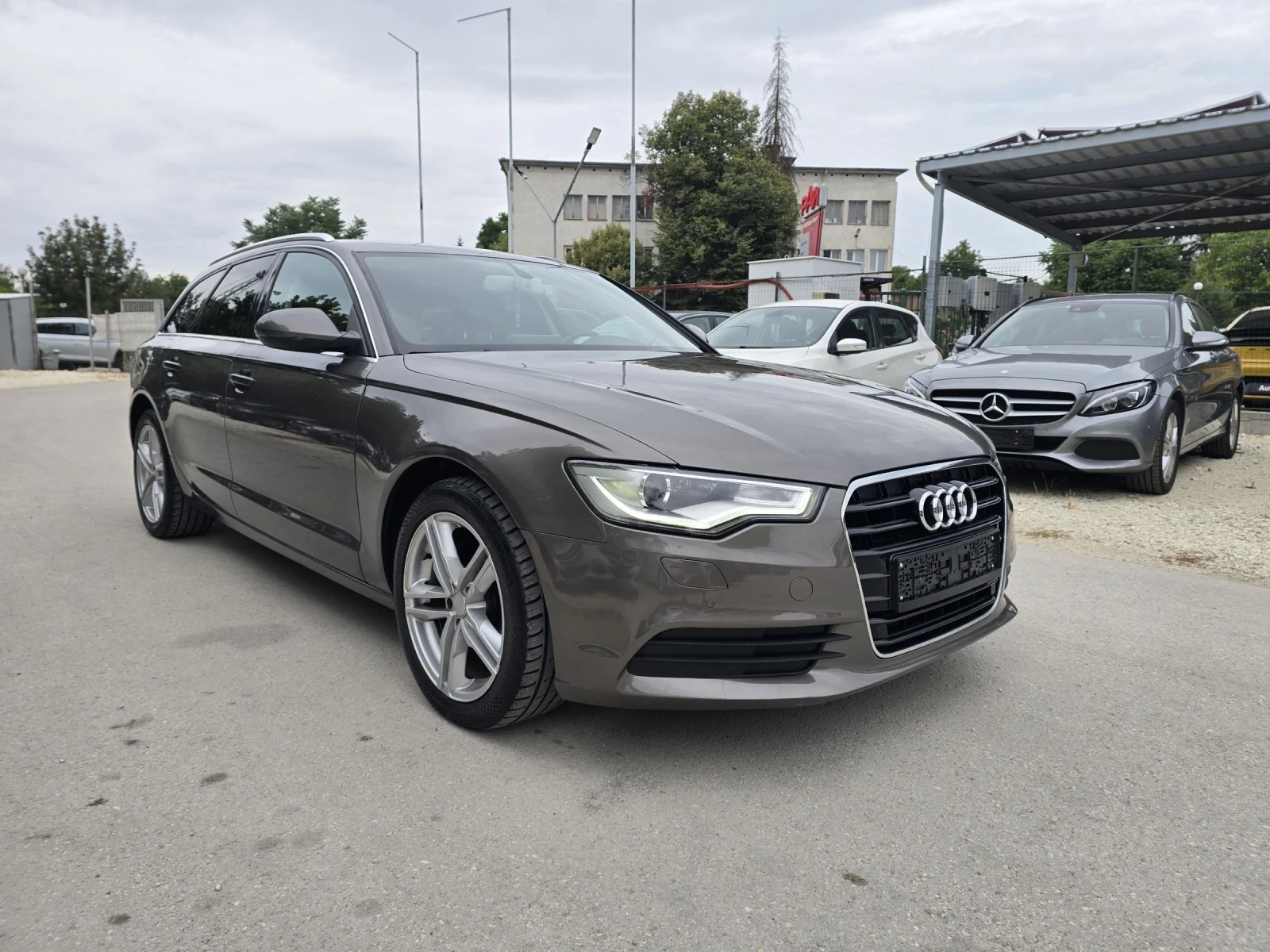 Audi A6 2.0TDI 177к.с Топ състояние  - изображение 2