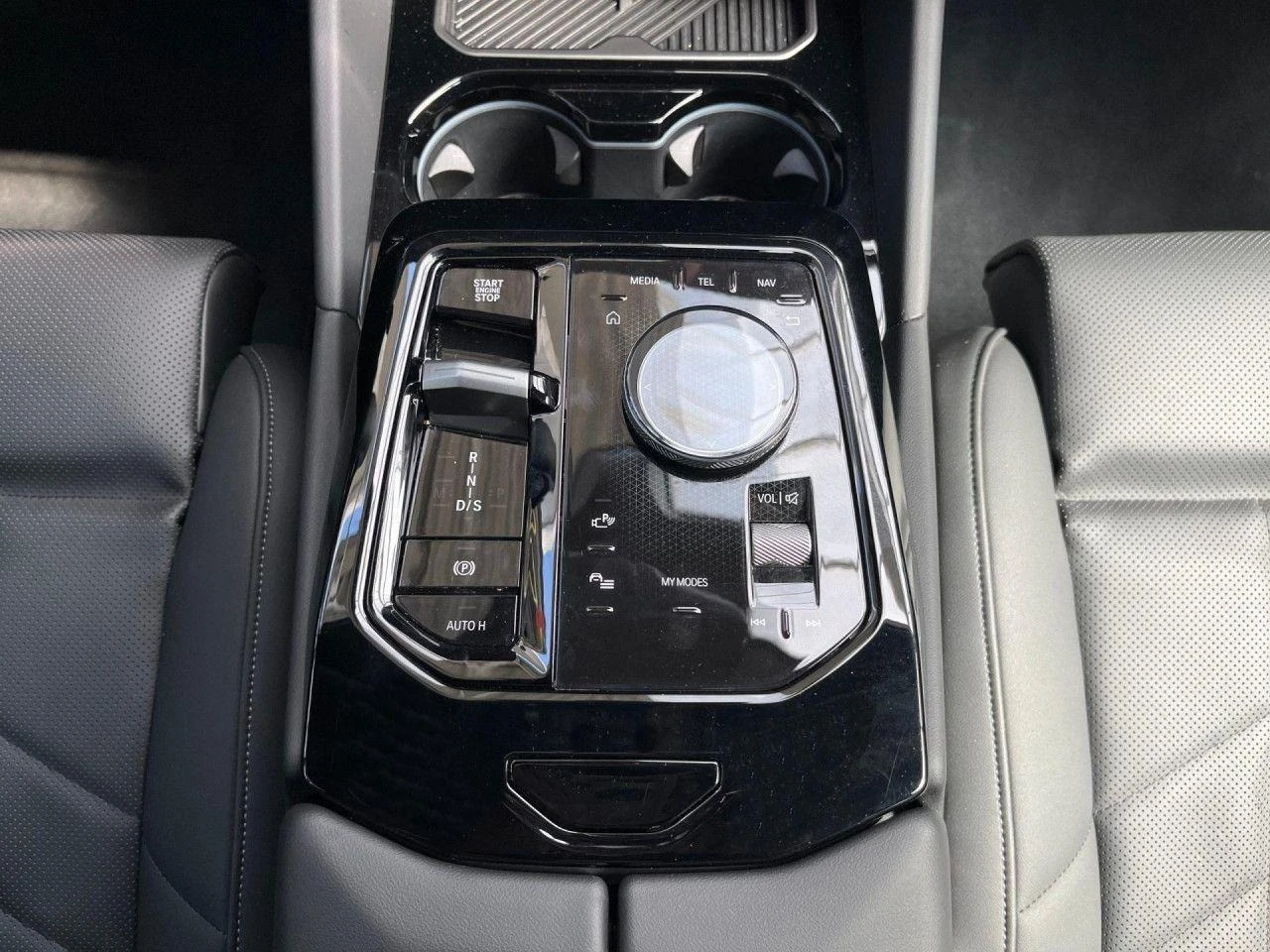BMW 520 d XDRIVE M-SPORT PAKET H/K HEAD UP LED 360 CAMERA - изображение 10