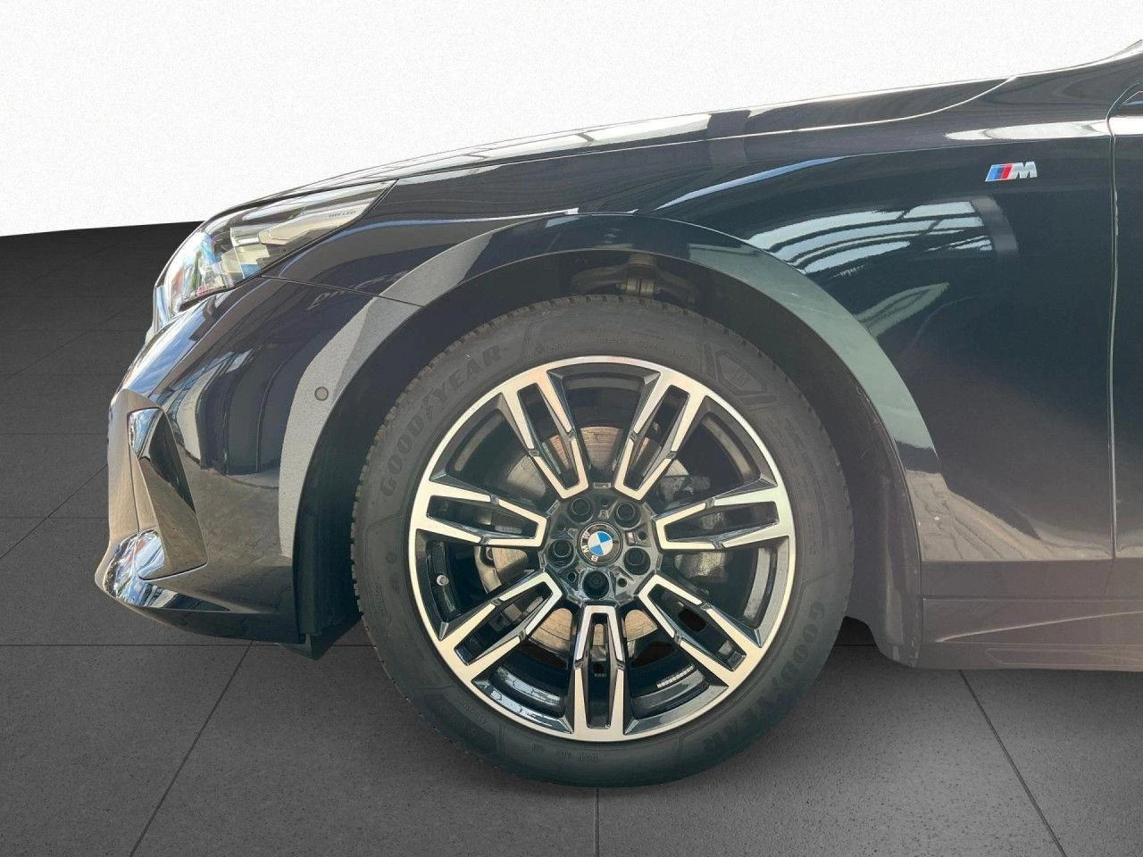 BMW 520 d XDRIVE M-SPORT PAKET H/K HEAD UP LED 360 CAMERA - изображение 6
