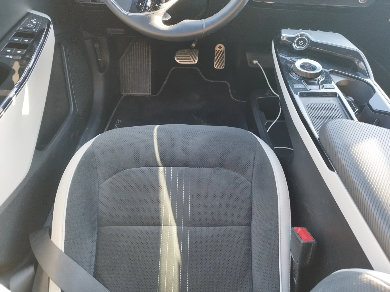 Kia EV6 GT-LINE, снимка 10 - Автомобили и джипове - 54443501