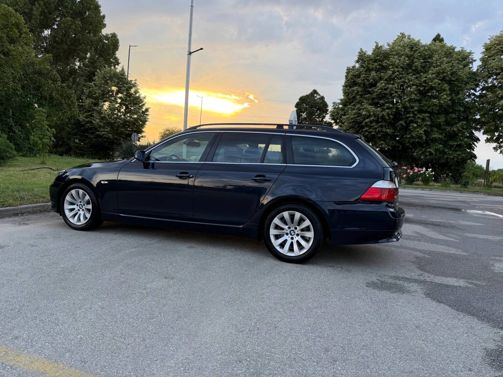 BMW 520 I Luxury, снимка 6 - Автомобили и джипове - 54803815