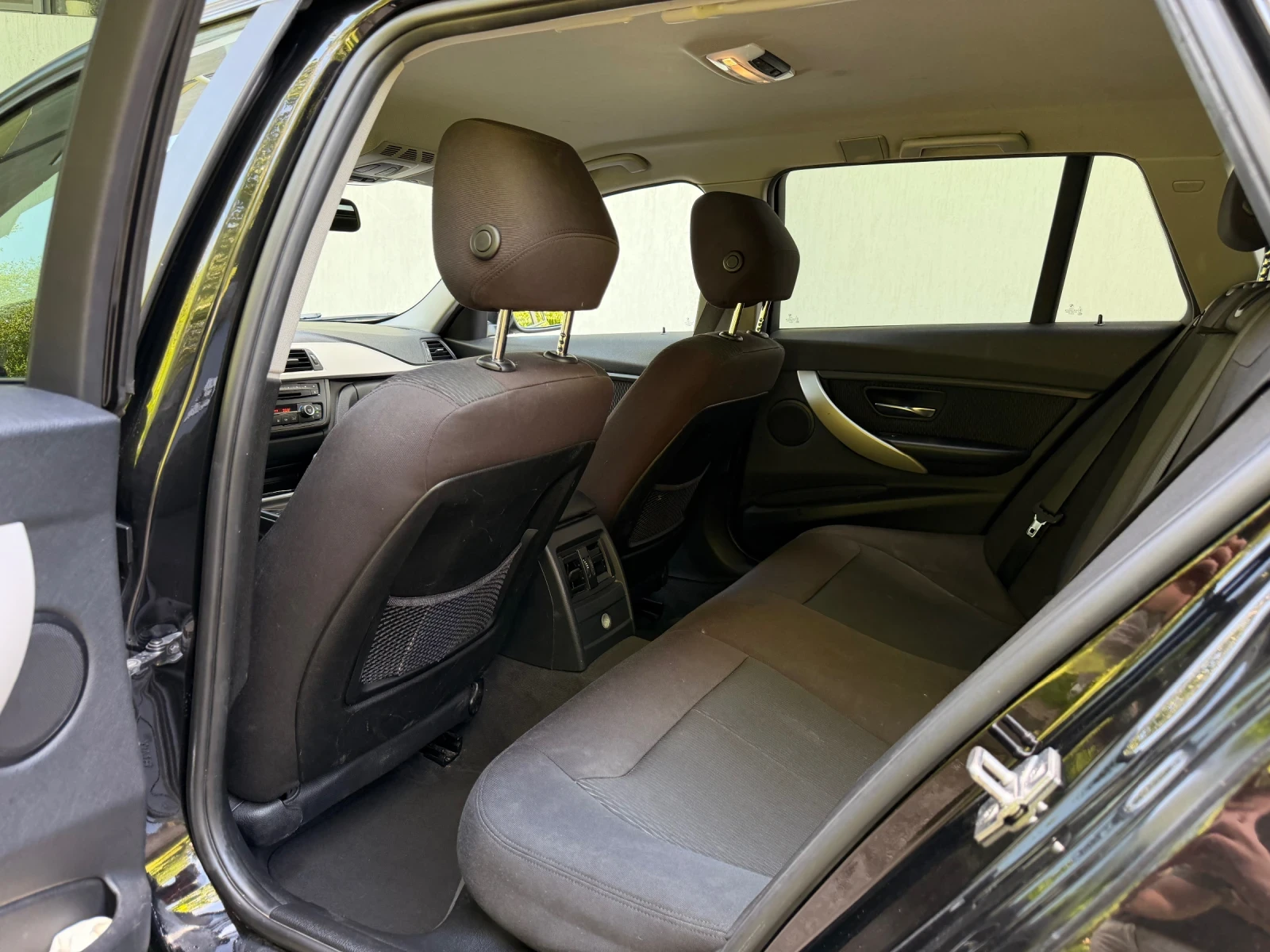 BMW 320 d / X-DRIVE / АВТОМАТИК, снимка 11 - Автомобили и джипове - 54956477