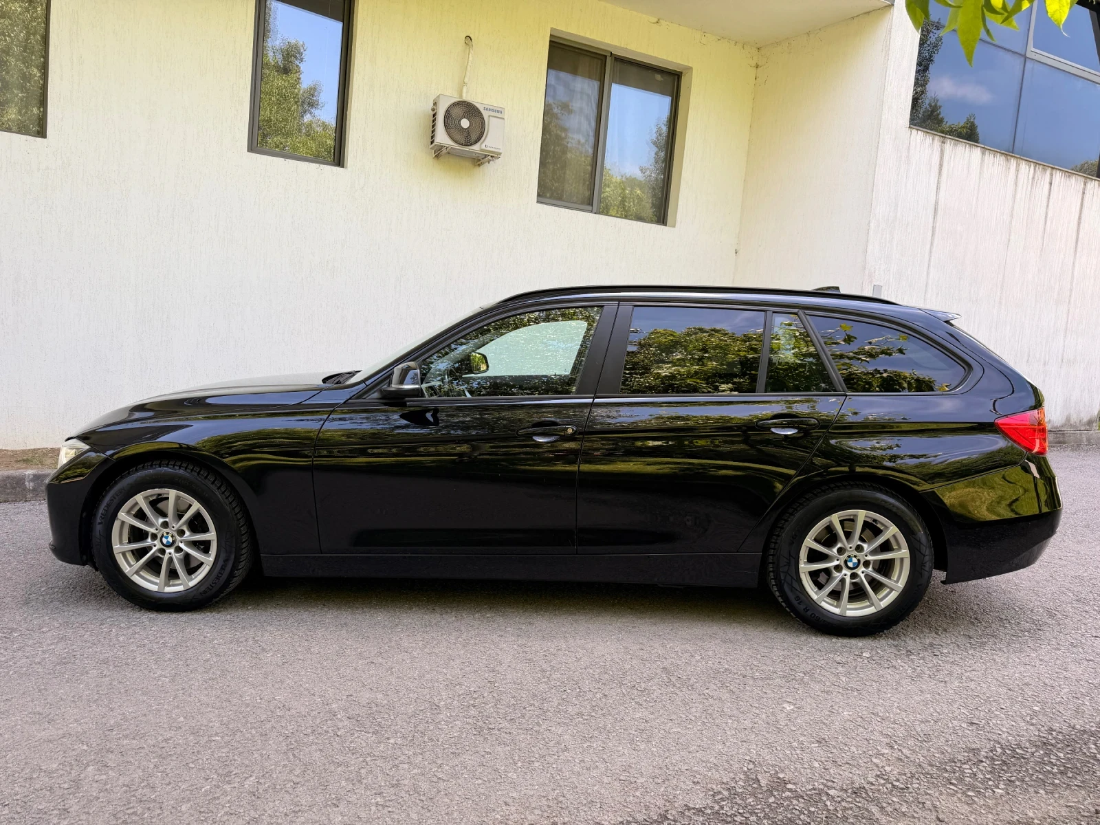 BMW 320 d / X-DRIVE / АВТОМАТИК, снимка 4 - Автомобили и джипове - 54956477