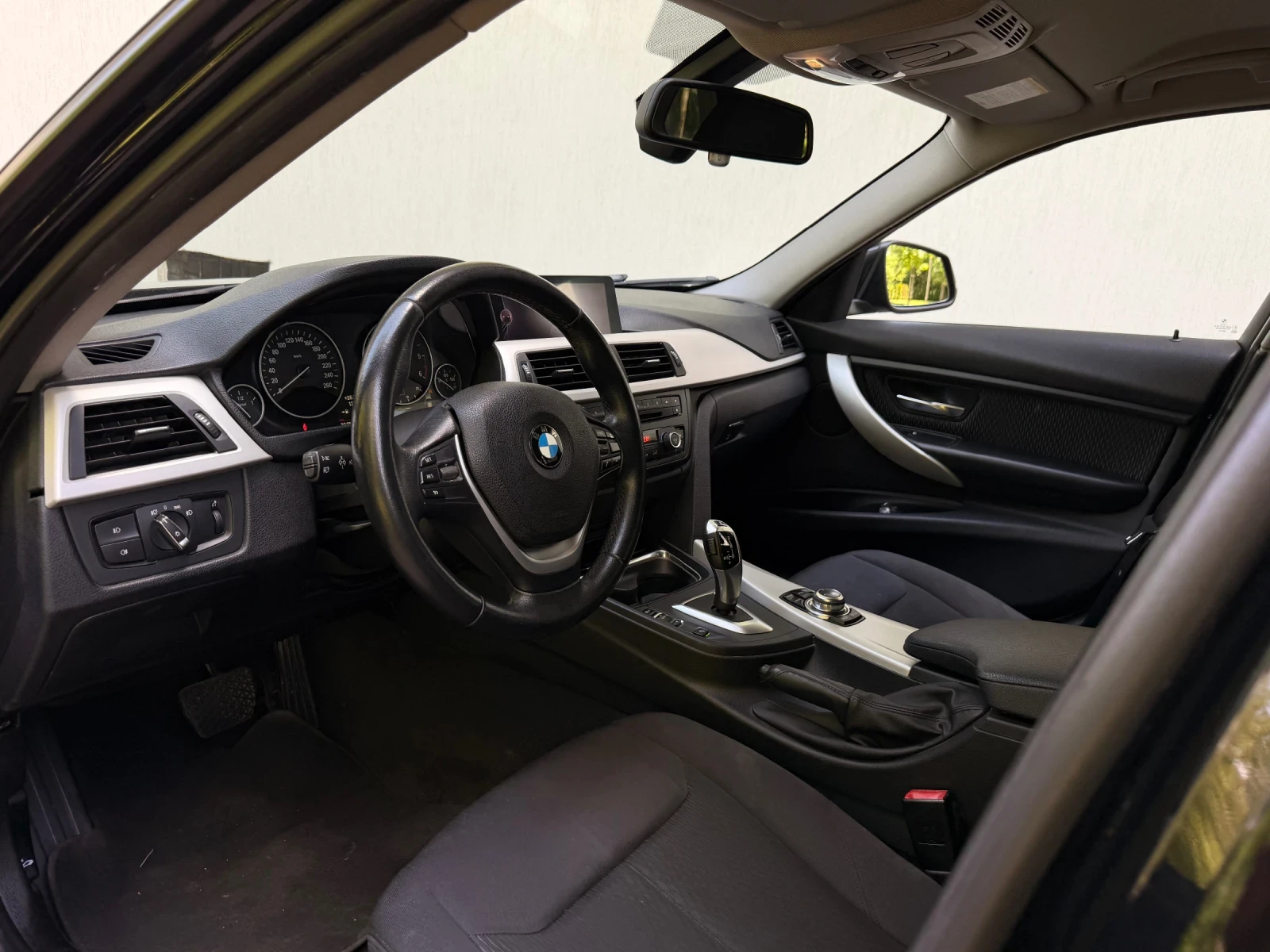 BMW 320 d / X-DRIVE / АВТОМАТИК, снимка 9 - Автомобили и джипове - 54956477