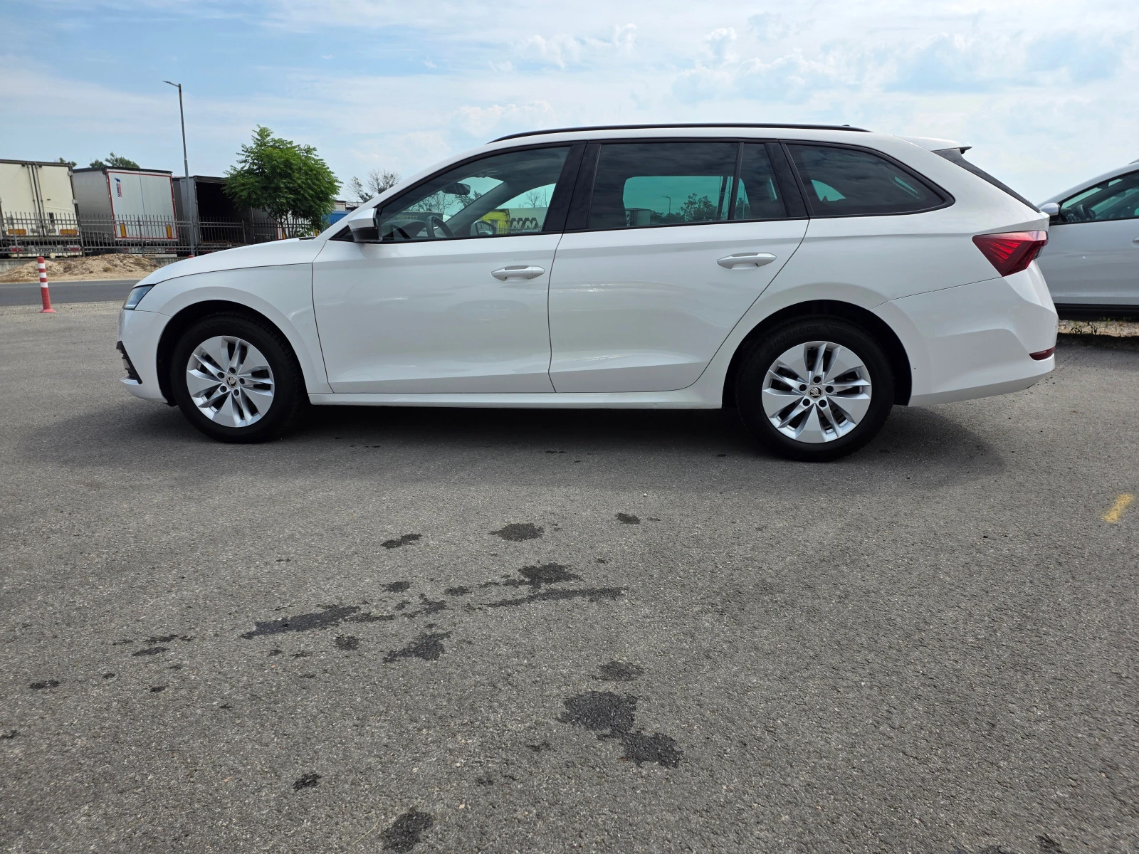Skoda Octavia НОВ-2.0-А/Т-150кс, снимка 2 - Автомобили и джипове - 55131133