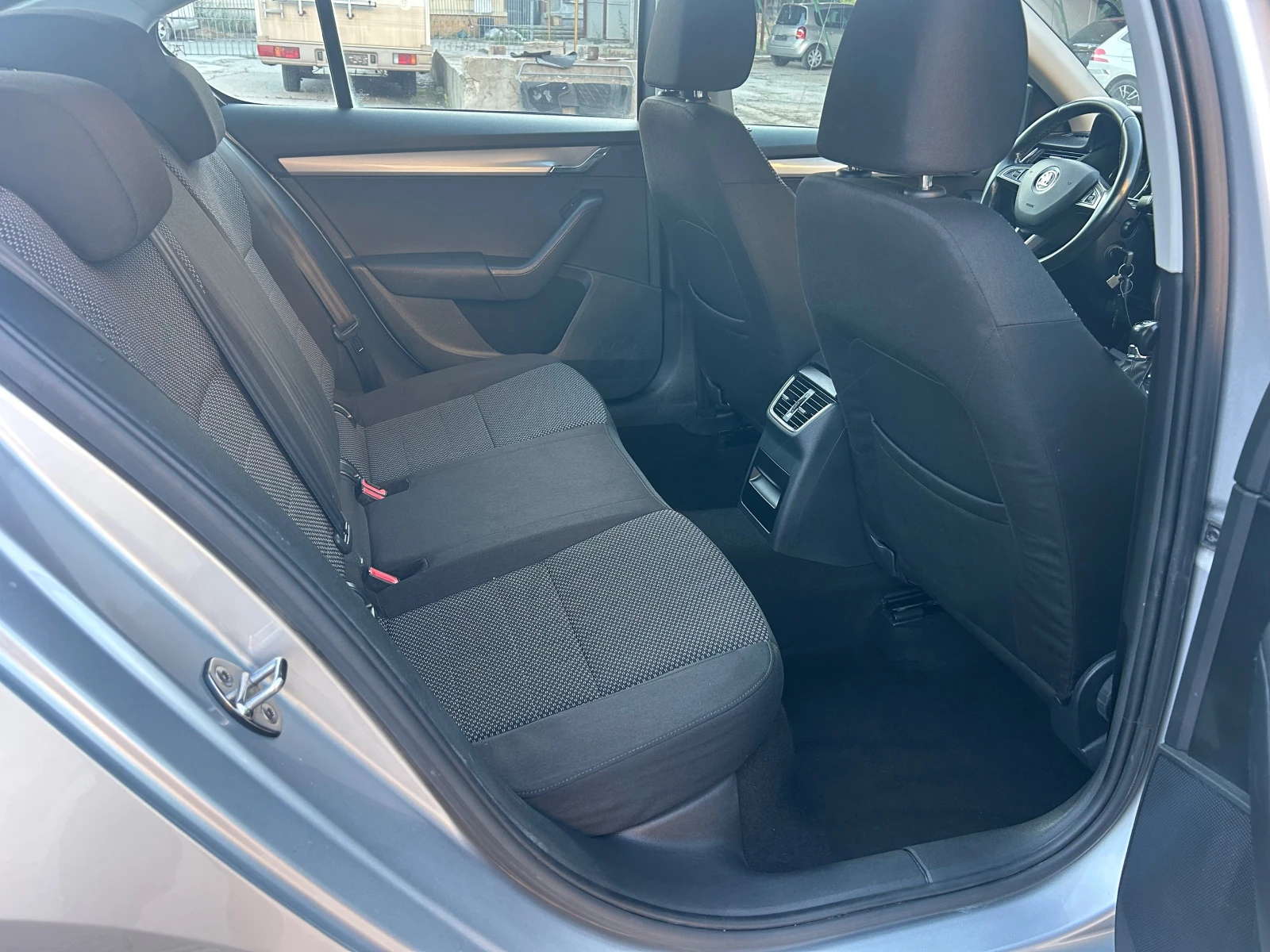 Skoda Octavia 2.0-150к.с-2014г.-ИТАЛИЯ!, снимка 11 - Автомобили и джипове - 55247905