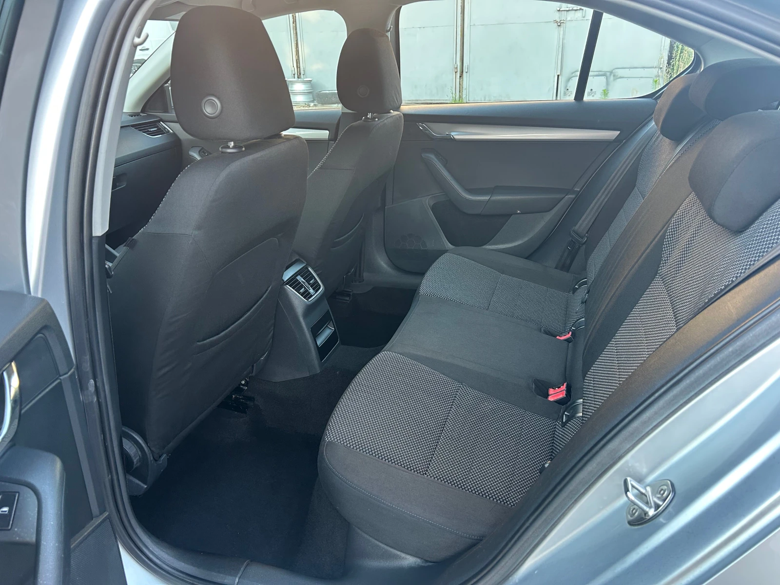 Skoda Octavia 2.0-150к.с-2014г.-ИТАЛИЯ!, снимка 12 - Автомобили и джипове - 55247905
