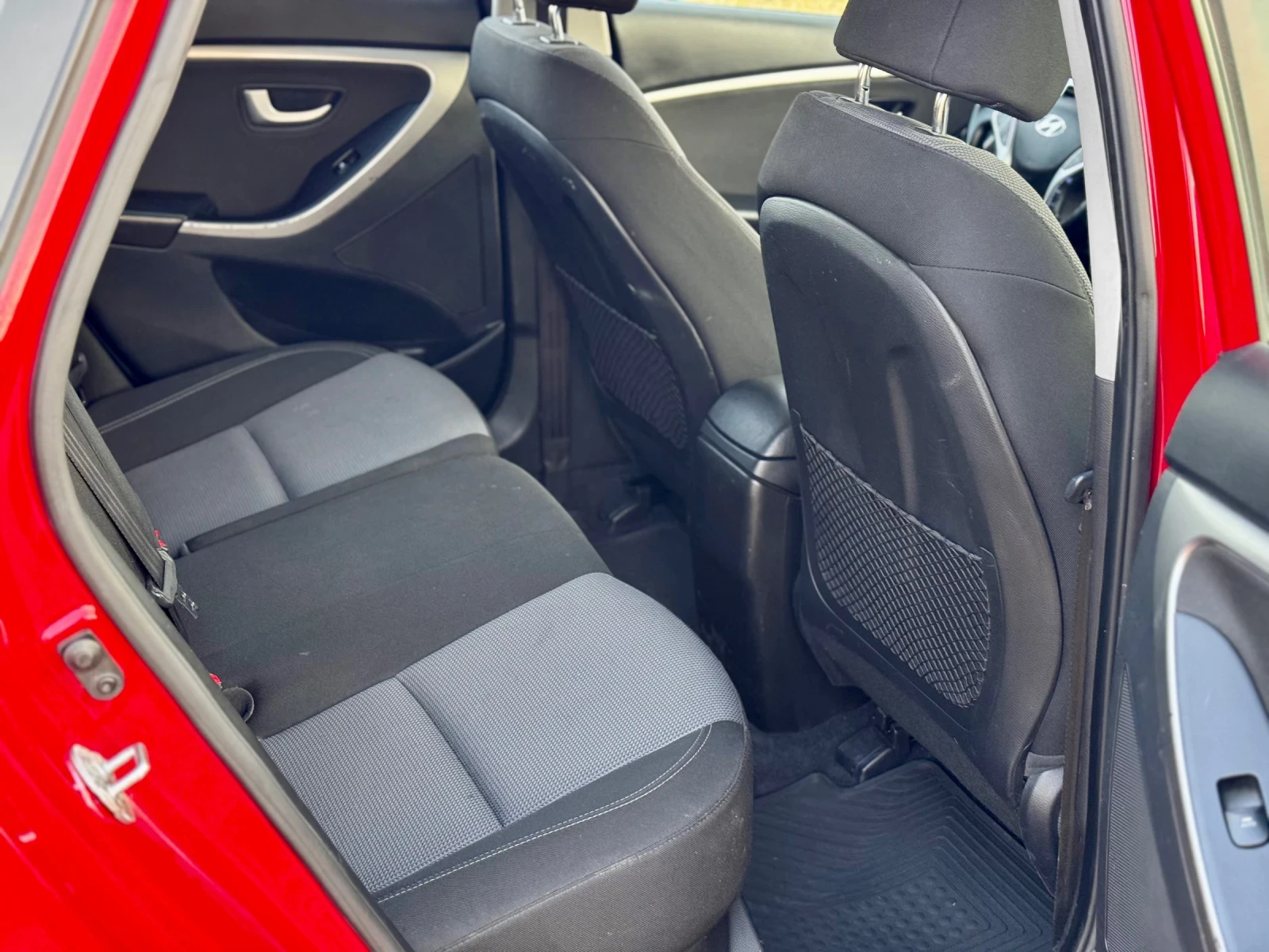 Hyundai I30 Hyundai i30 1. 6 CRDi, снимка 12 - Автомобили и джипове - 55674553