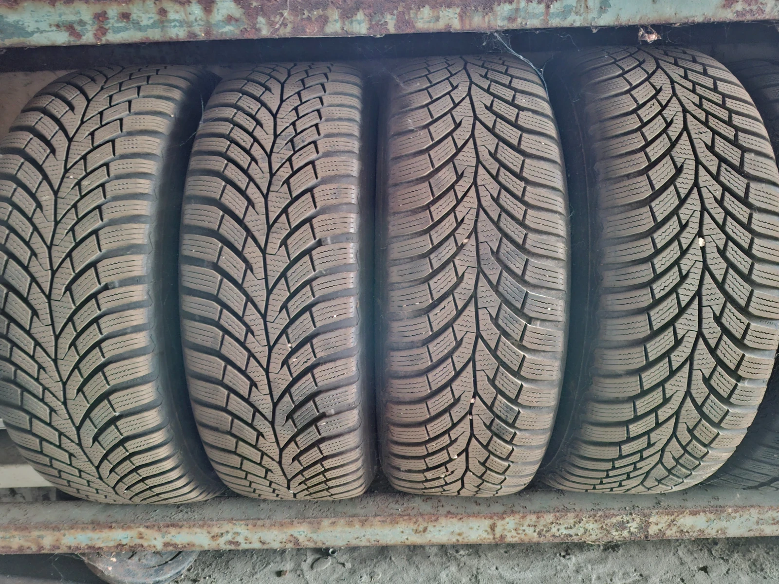 Toyota Avensis D-4D , снимка 13 - Автомобили и джипове - 55728708
