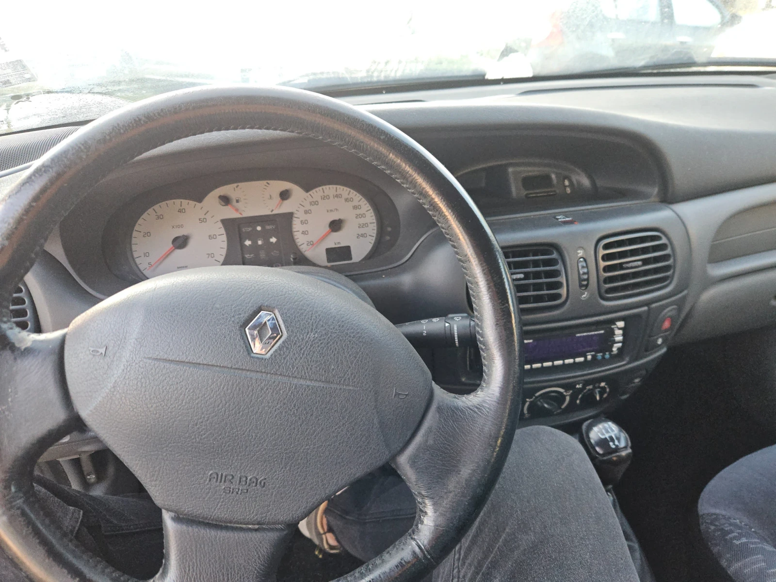 Renault Megane 1.6 16v бензин!, снимка 5 - Автомобили и джипове - 56134030