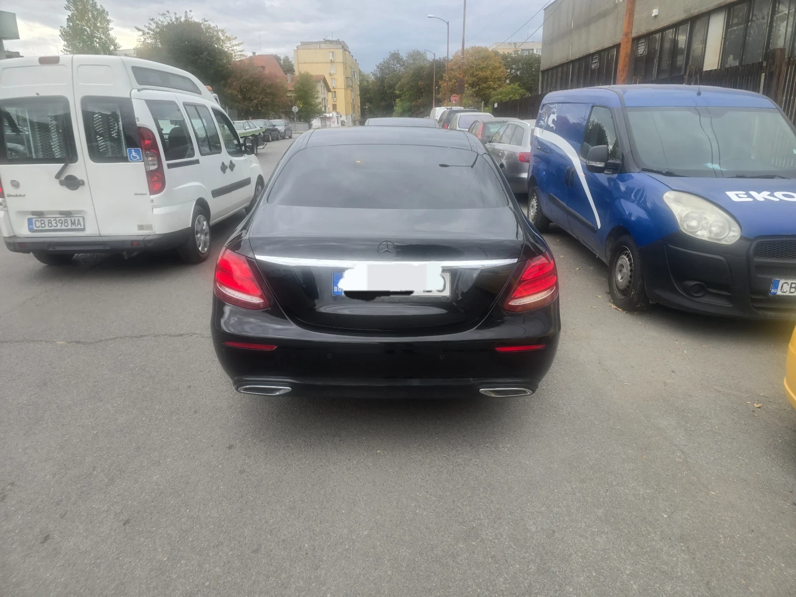 Mercedes-Benz E 220, снимка 6 - Автомобили и джипове - 56433747