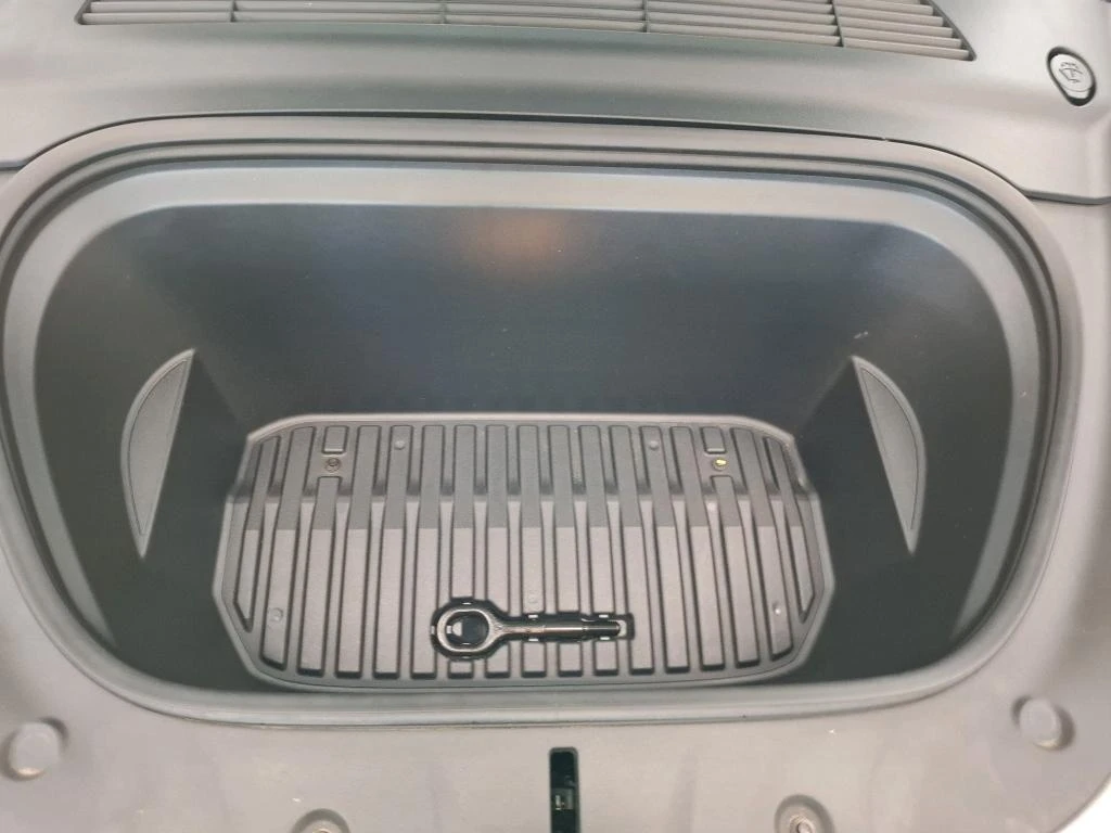 Tesla Model Y Long Range AWD/������/56580��./�������� | Mobile.bg � ����������� 12