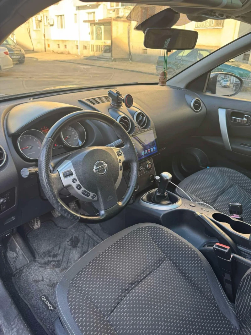 Nissan Qashqai, снимка 6 - Автомобили и джипове - 49148570