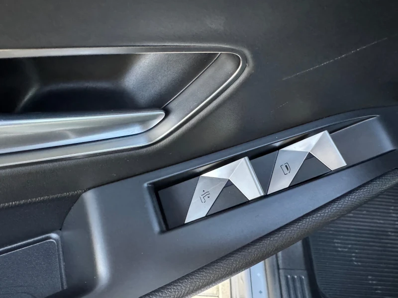 Citroen DS 7 Crossback 1.5HDI PANORAMA FULL, снимка 15 - Автомобили и джипове - 52869590