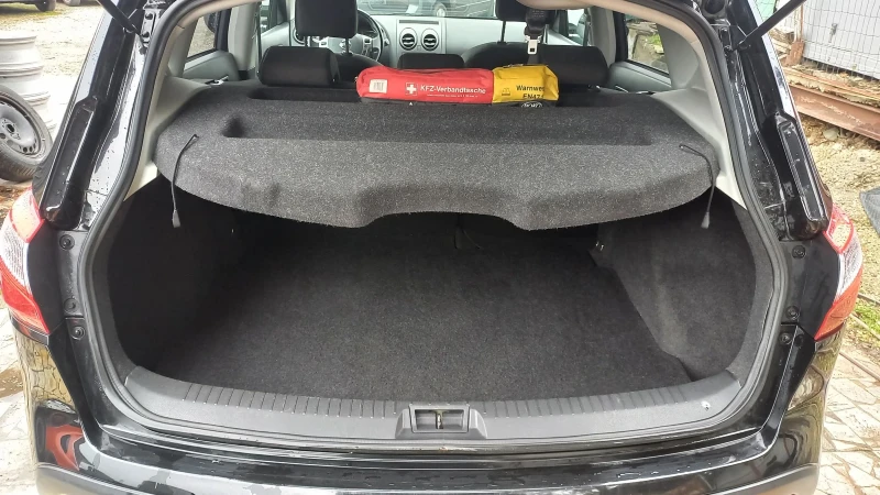 Nissan Qashqai 1, 5dci 110кс , снимка 11 - Автомобили и джипове - 53301859