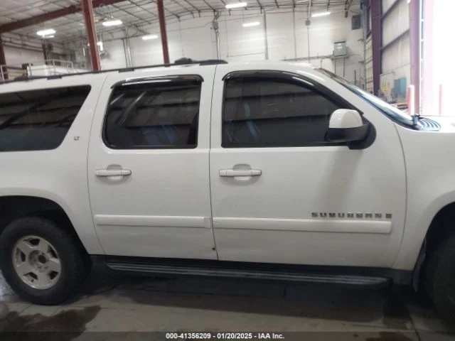 Chevrolet Suburban, снимка 12 - Автомобили и джипове - 49082993