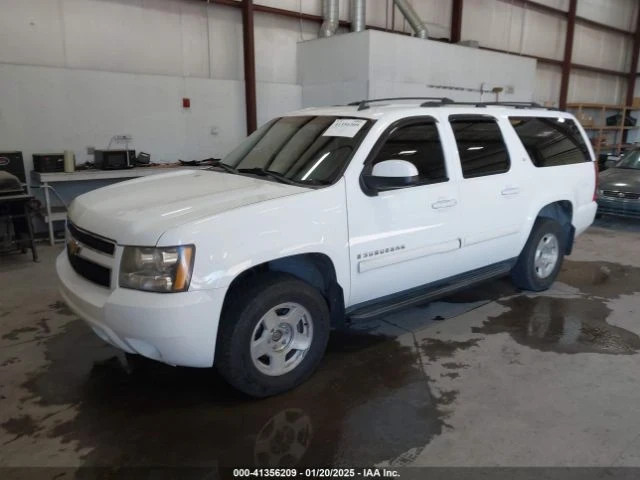 Chevrolet Suburban, снимка 2 - Автомобили и джипове - 49082993