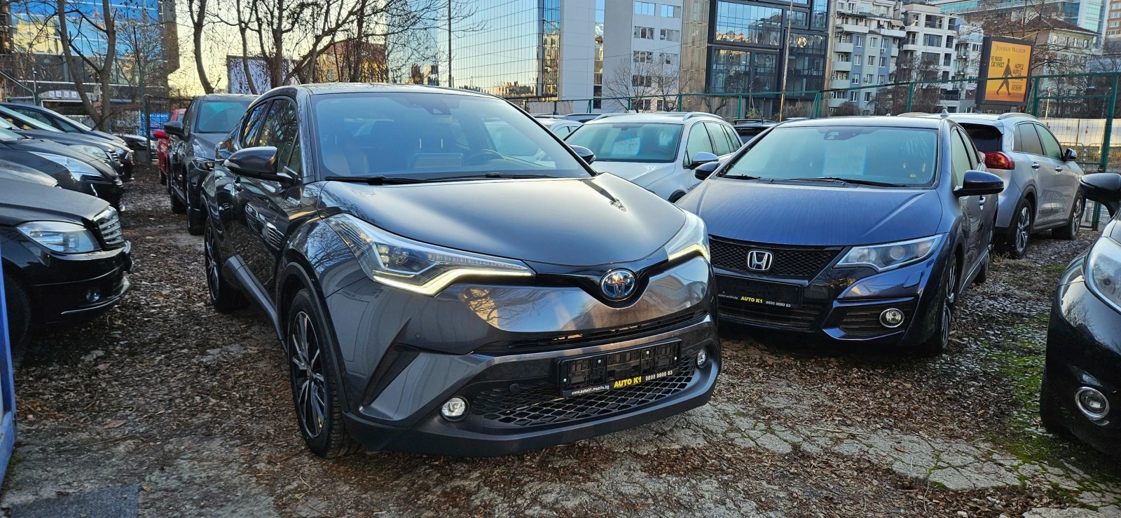 Toyota C-HR 1.8 Hybrid E-CVT Lounge EURO6D - изображение 4