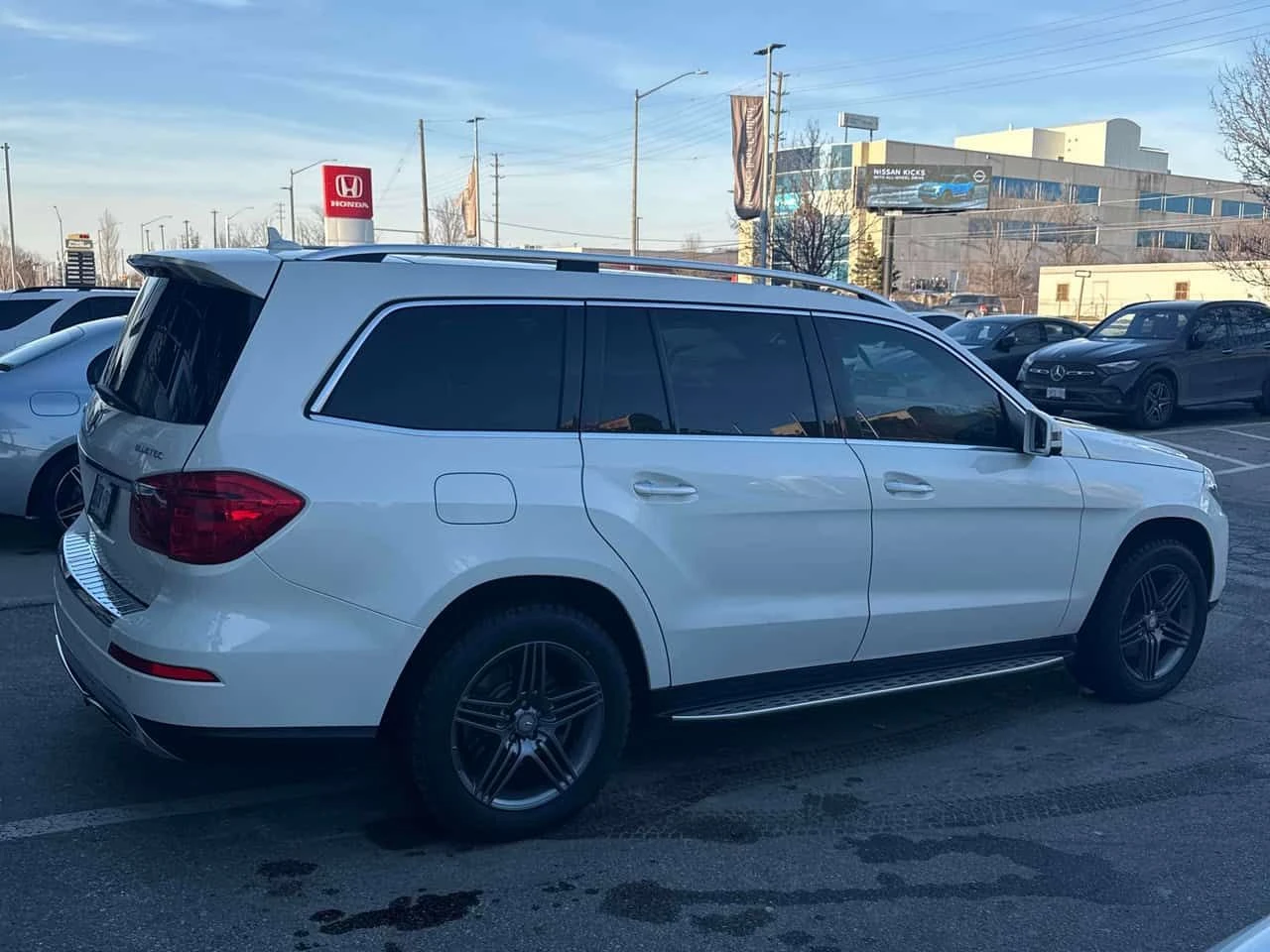 Mercedes-Benz GL 350 * BlueTEC * CARFAX * HARMAN/KARDON * PANO, снимка 3 - Автомобили и джипове - 53728701