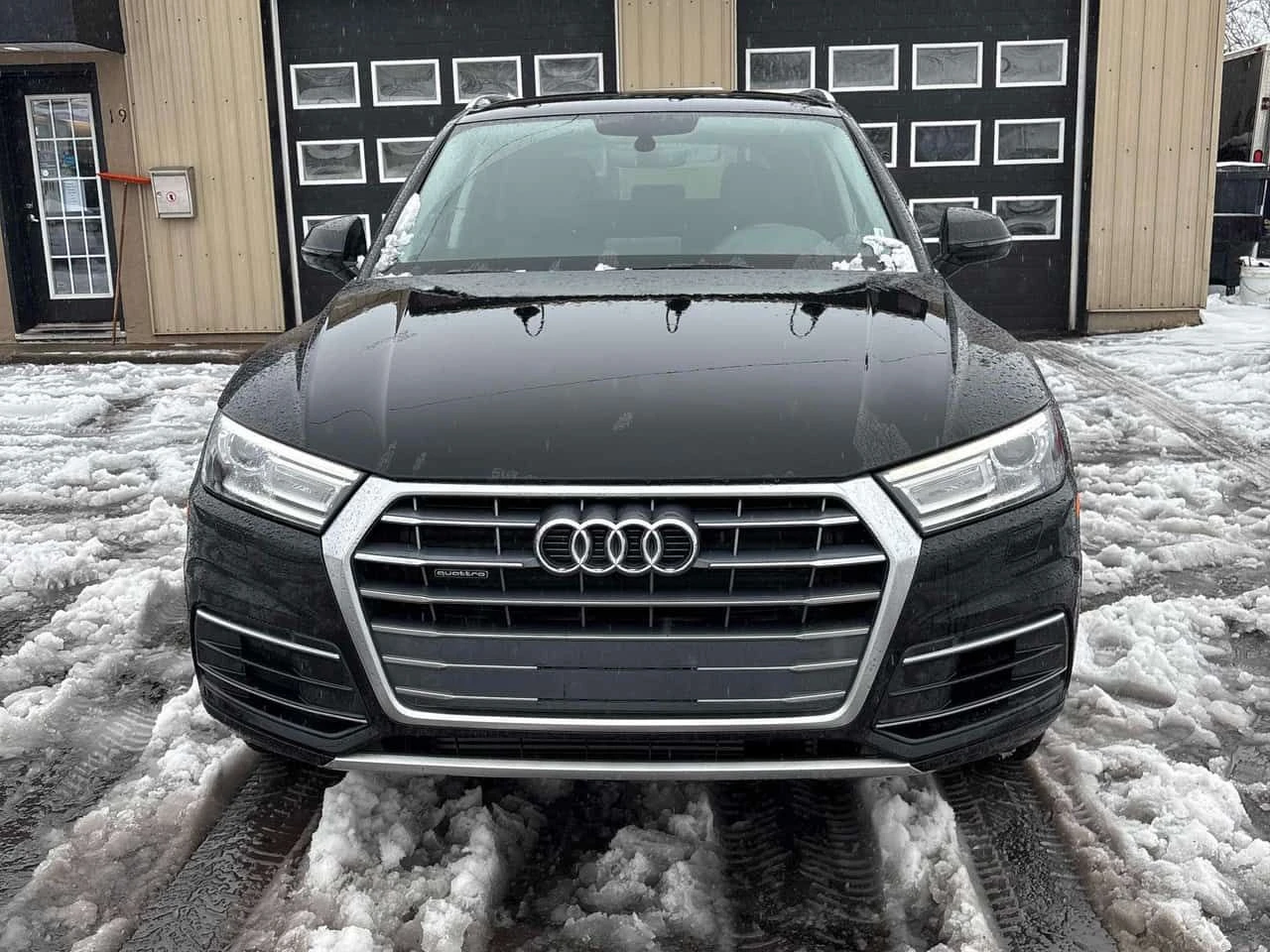 Audi Q5 * Komfort * KEYLESS * ПОДГРЕВИ * CARFAX, снимка 6 - Автомобили и джипове - 54082592