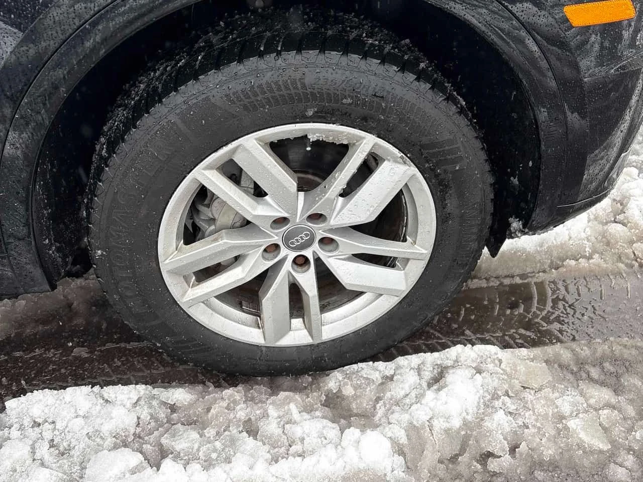 Audi Q5 * Komfort * KEYLESS * ПОДГРЕВИ * CARFAX, снимка 16 - Автомобили и джипове - 54082592