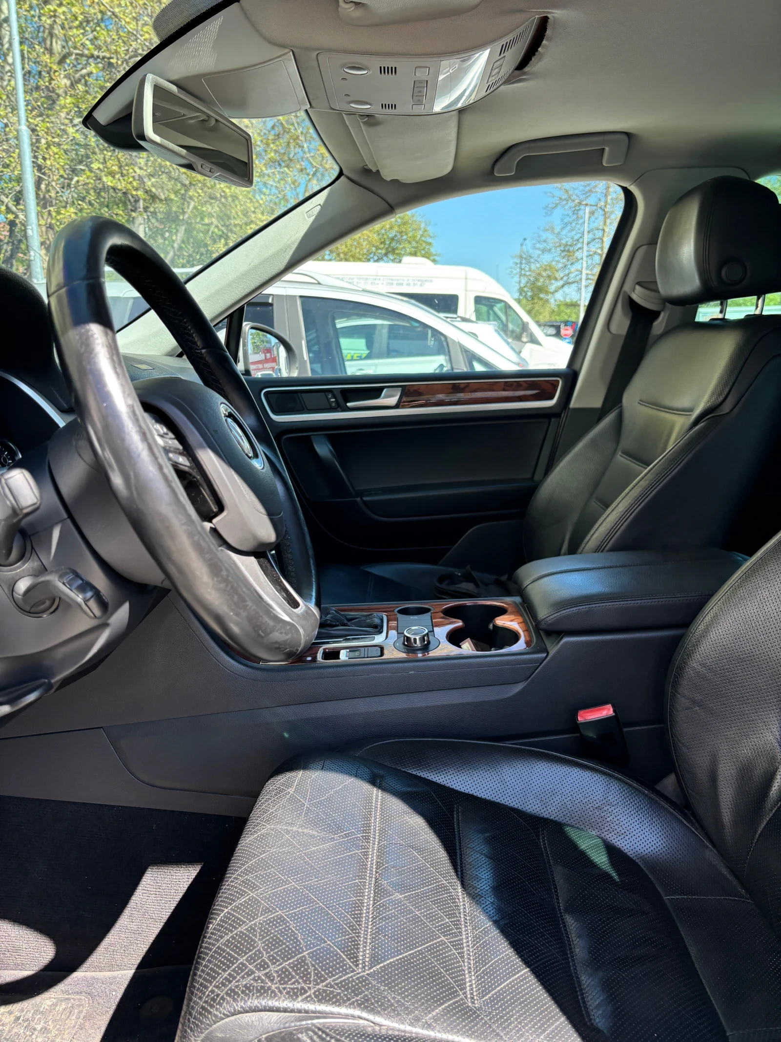 VW Touareg 3.0 TDI, снимка 2 - Автомобили и джипове - 54317872